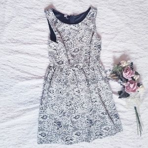 Studio Y V-Neck Dress with Stretch Size 13/14